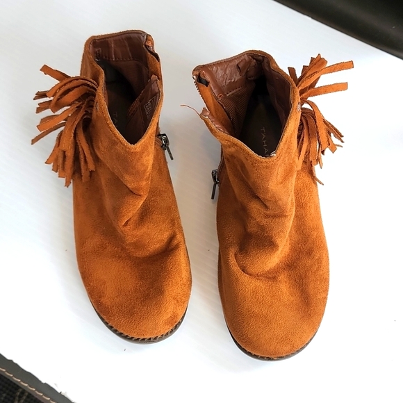 tahari slippers